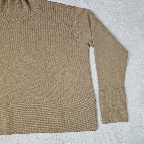 Everlane Tan Cashmere Sweater - Picture 2 of 9